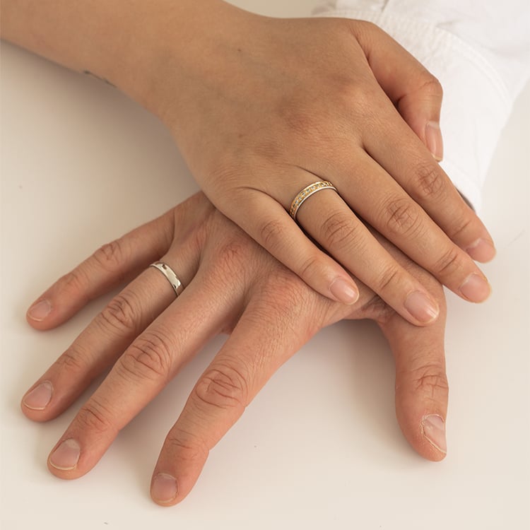 Zlaté snubní prsteny se zdobenými okraji a diamanty Tasha 121754