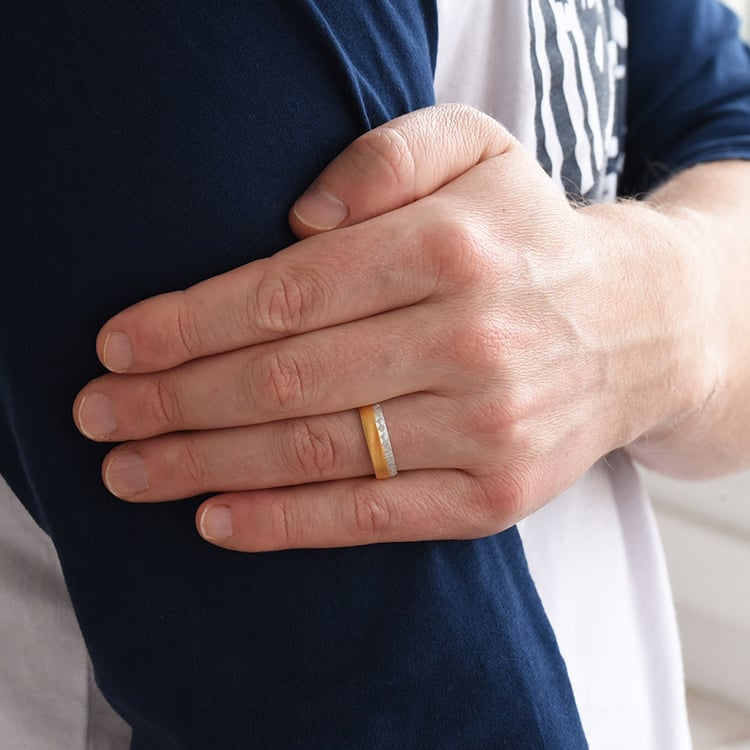 Pánský snubní prsten ze zlata 77041