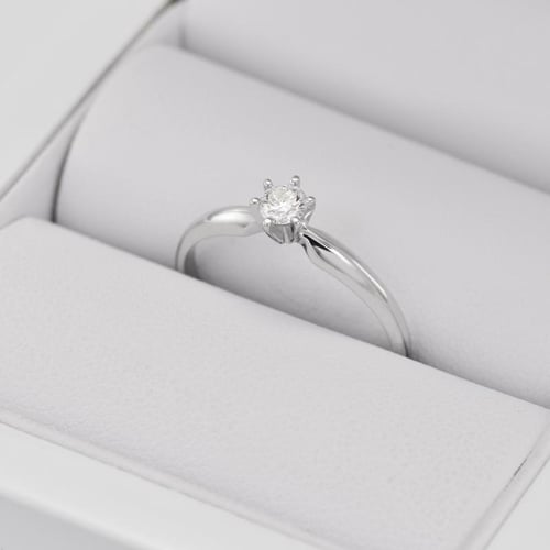 Zásnubní prsten s diamantem Delzi
