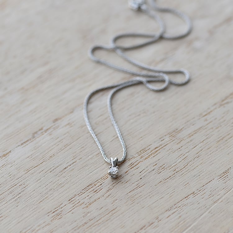 Náhrdelník z platiny s diamantem 60887