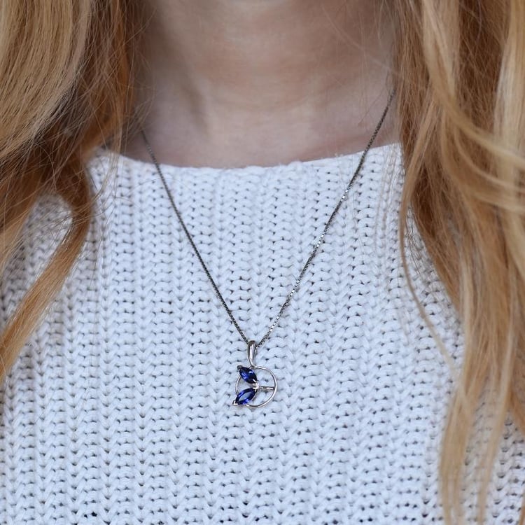 Náhrdelník se safíry 28415