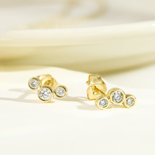 Moderní zlaté náušnice s kulatými lab-grown diamanty Ebba