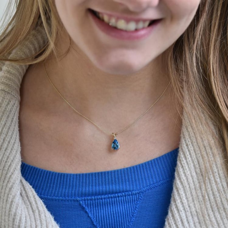 Náhrdelník s topazem 39126