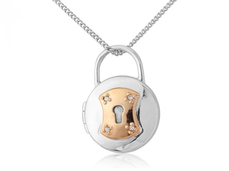 Tajemsntví v stýlovém náhrdelníku Mabel