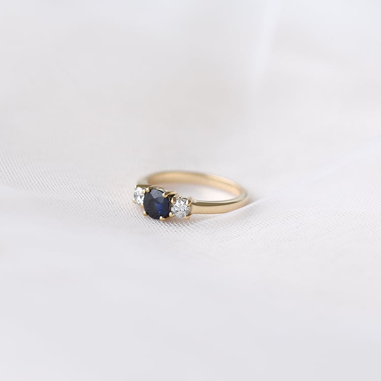 Zlatý zásnubní prsten 58134