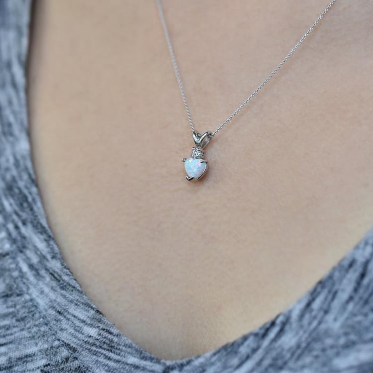 Opálový přívěsek 27239