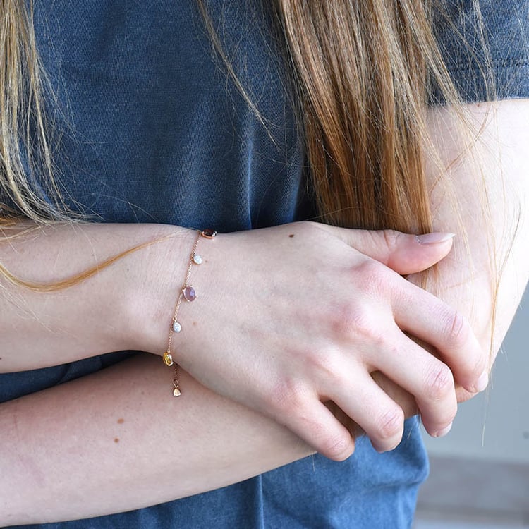 Náramek s barevnými drahokamy 86939