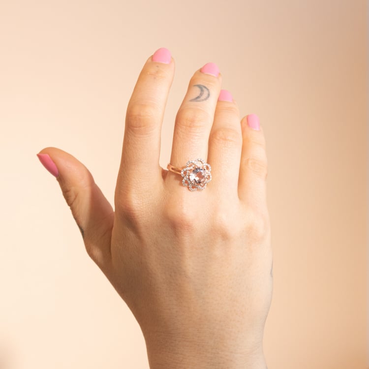 Zlatý prsten s morganitem a diamanty Mahati 102102