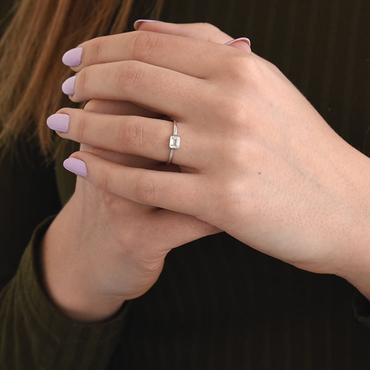 Zlatý diamantový zásnubní prsten 100357