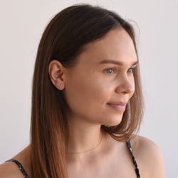 Zlaté náušnice ve tvaru srdce s diamanty Stella