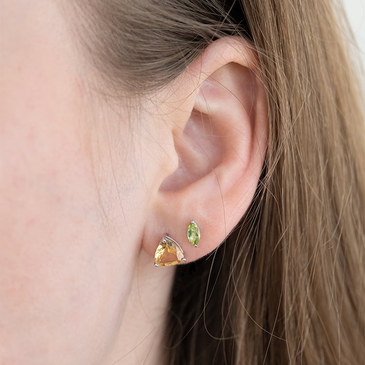 Minimalistické stříbrné náušnice s olivíny Andine 124195