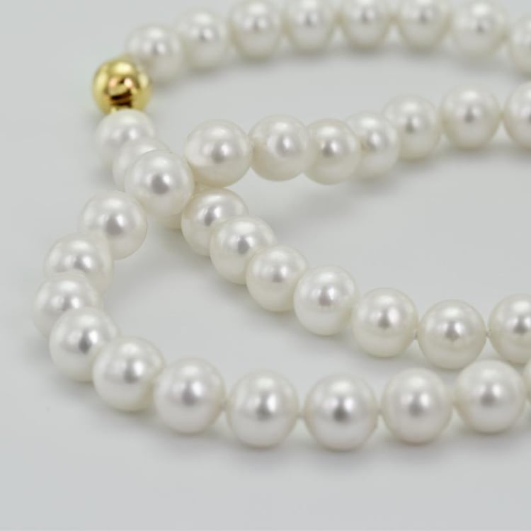 Náhrdelník s bílými perlami 23231