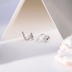 Náušnice s perlou a diamanty Durga