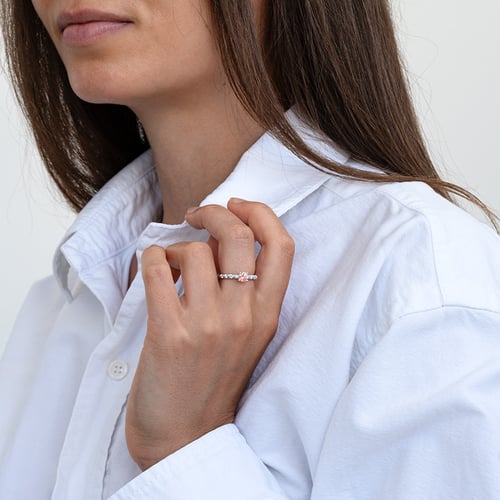 Zásnubní prsten s certifikovaným fancy pink lab-grown diamantem Megha