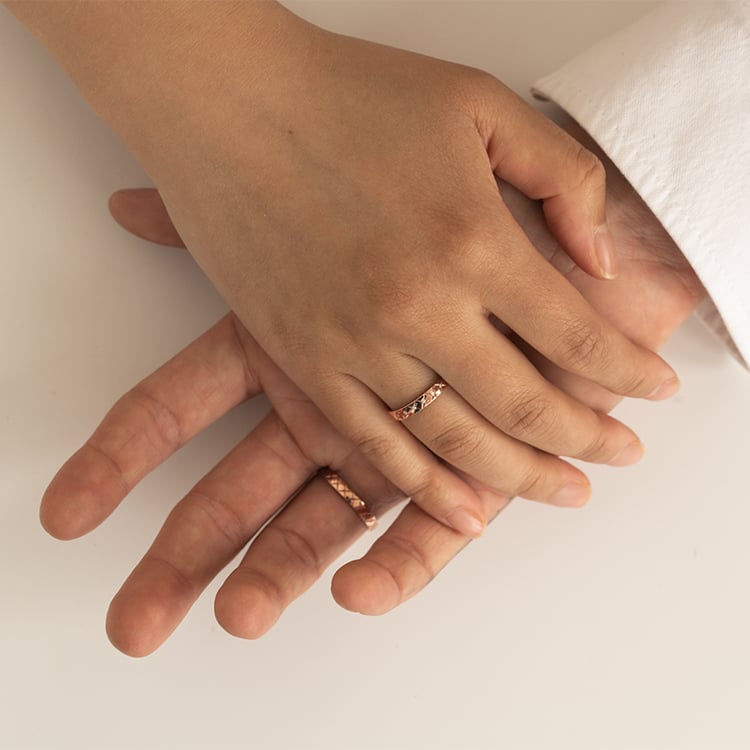 Atypické zlaté snubní prsteny s diamanty Myron 121757