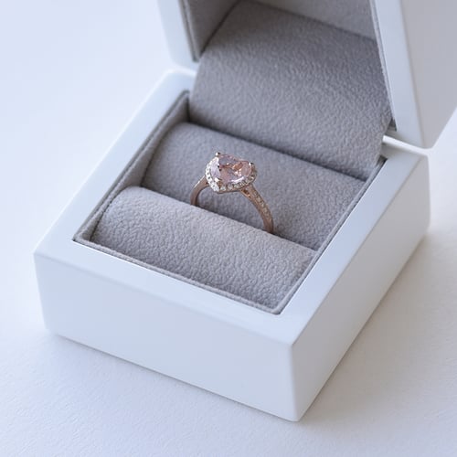 Zlatý prsten se srdcovým morganitem a diamanty Rena