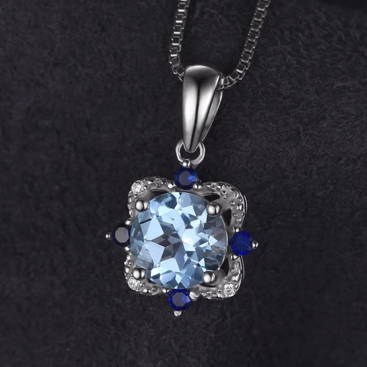 Topazový stříbrný náhrdelník se safíry 20634