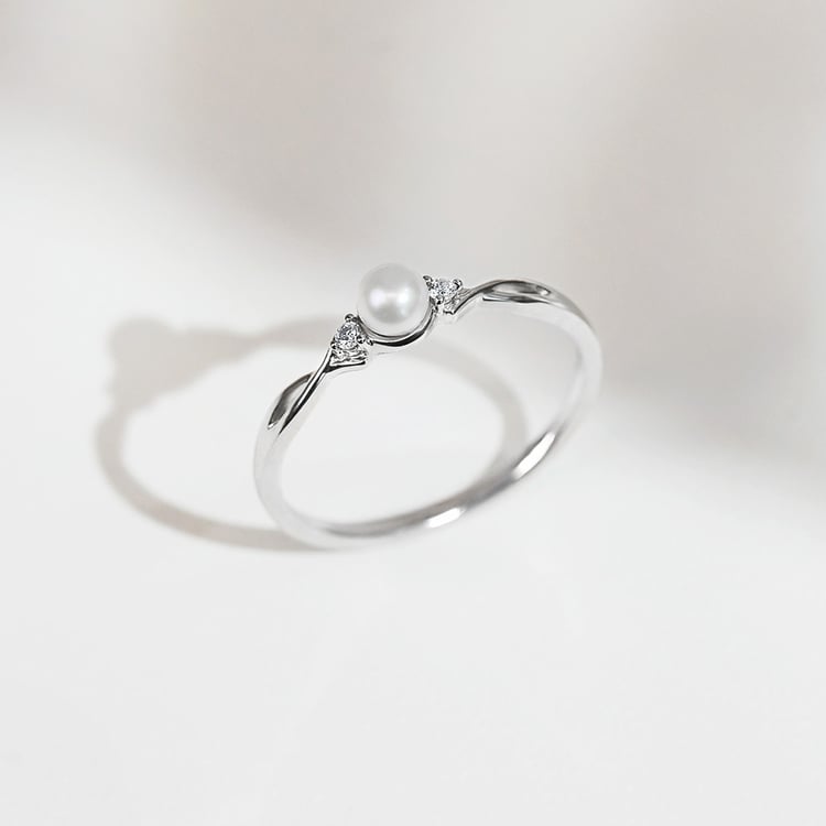 Elegantní prsten s perlou ze žlutého zlata 157744