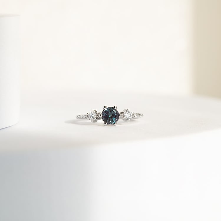Zásnubní prsten s lab-grown alexandritem a diamanty Willa 146052