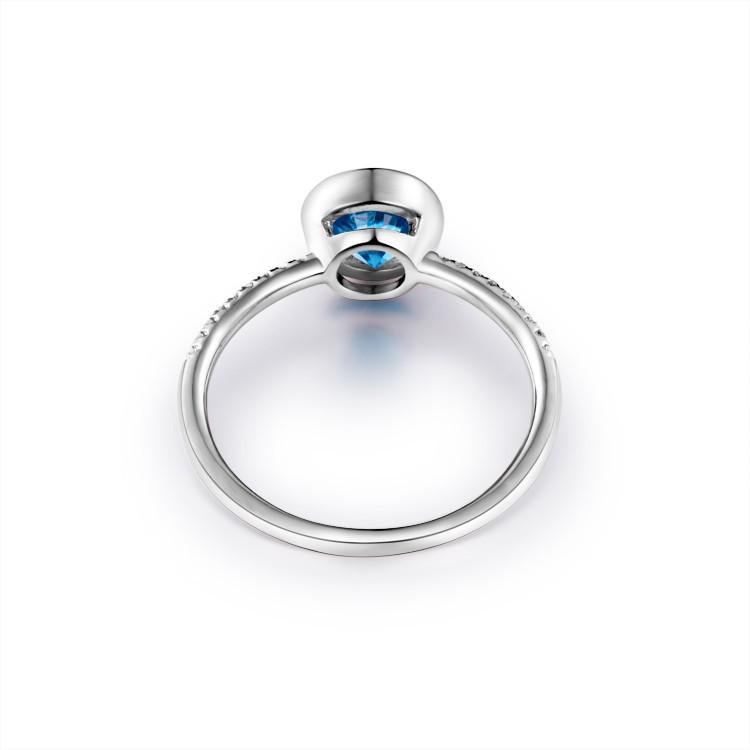 Nebeskýprsten s topazem a diamanty 6467