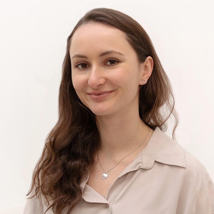 Stříbrný přívěsek ve tvaru srdce s tlapkami a gravírem Selin 98673