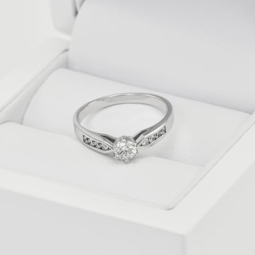 Zásnubní prsten s lab-grown diamanty Mita