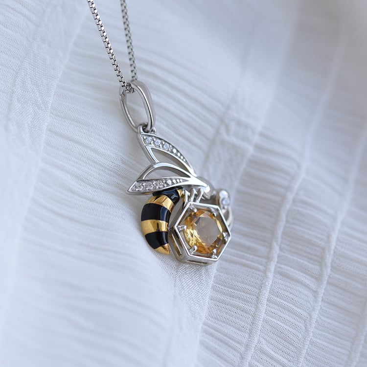 Přívěsek se včelou 64058