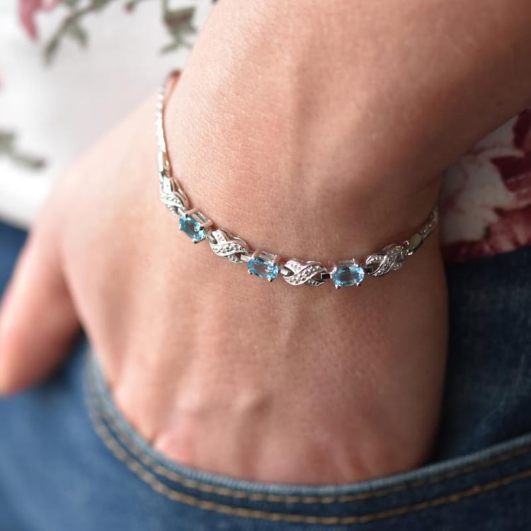 Stříbrný náramek 15042