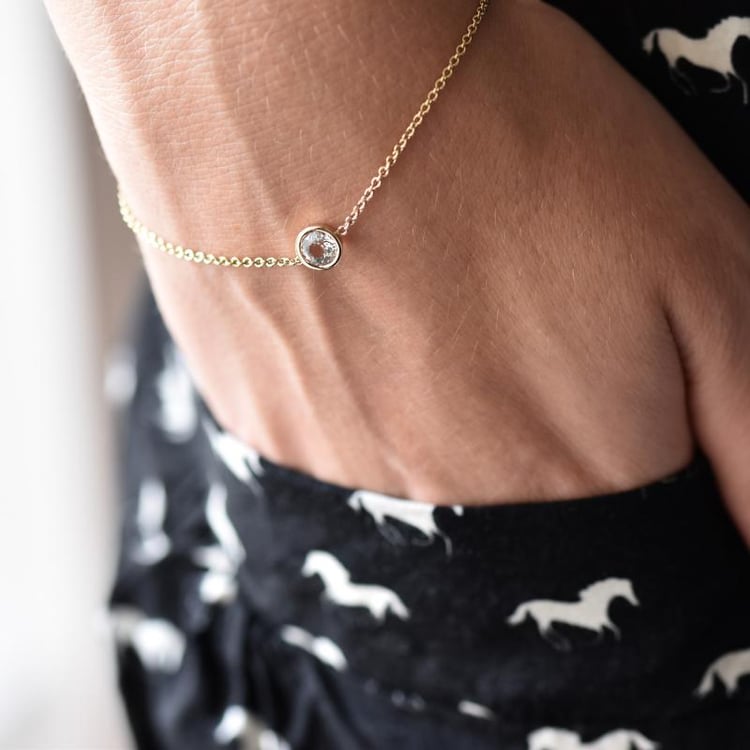 Stříbrný náramek s bílým topazem Arleth 103064