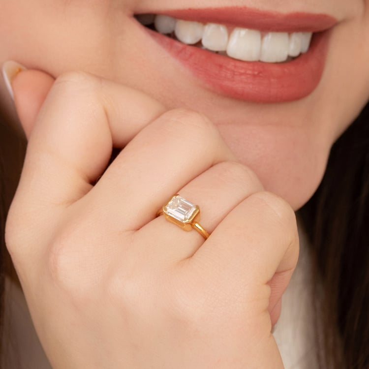 Zlatý prsten s half-bezel emerald diamantem Pompeia 164550