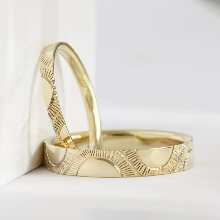 Snubní prsteny s ruční rytinou slunce Villa 118166