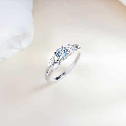 Zásnubní prsten s akvamarínem a moissanity Halym