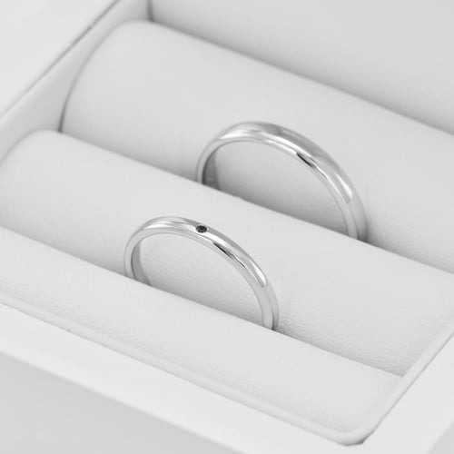 Zlaté snubní prsteny s černým diamantem Umeria