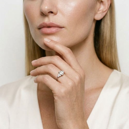 Zásnubní prsten s výběrem písmene a lab-grown diamanty Sheldo