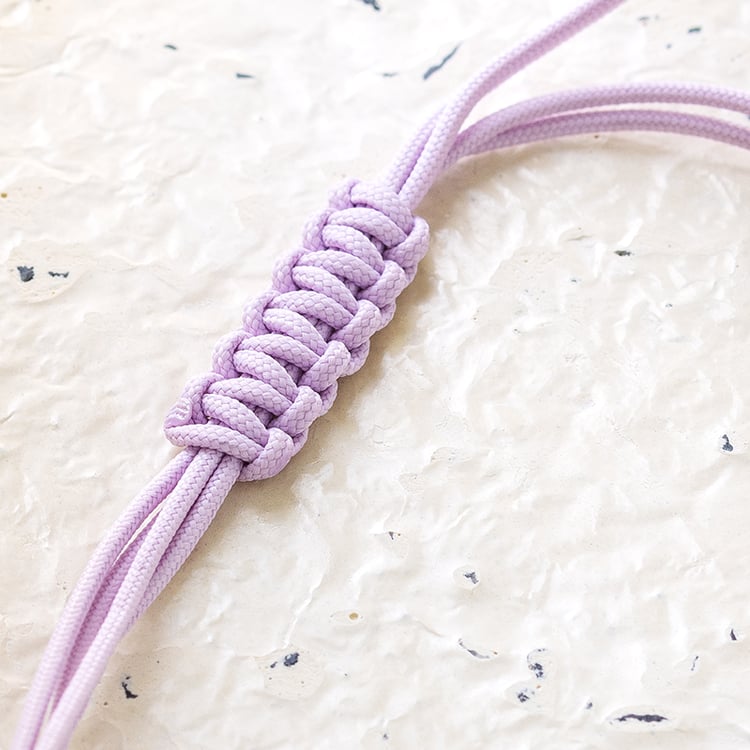 Stříbrný šňůrkový náramek Malý princ s liškou a gravírem 121206