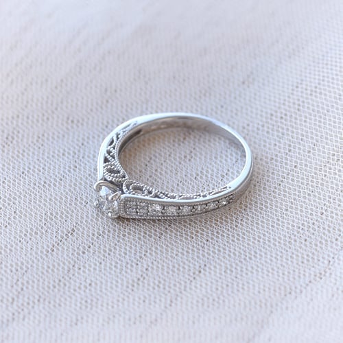 Vintage zásnubní prsten s lab-grown diamanty Keran