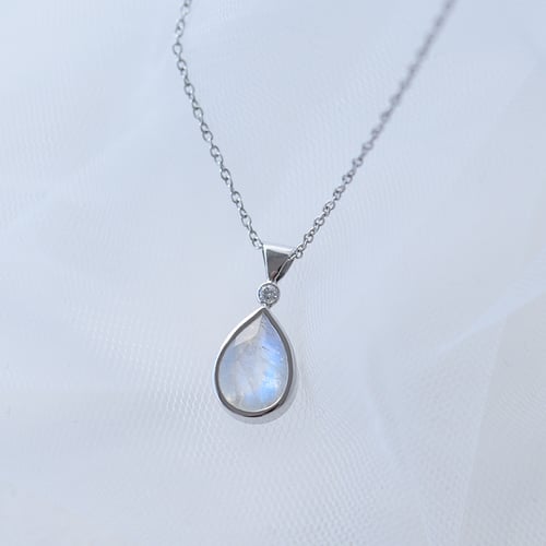 Zlatý přívěsek s měsíčním kamenem a diamantem Moontly