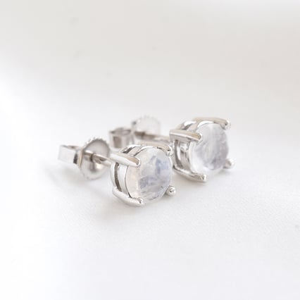 Zlaté minimalistické náušnice s měsíčními kameny Bernice