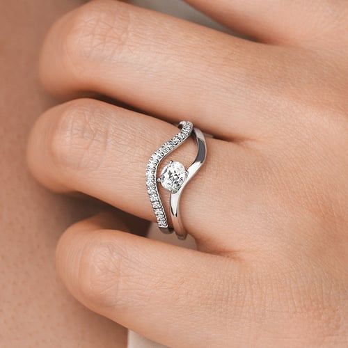 Romantický zásnubní set atypických prstýnků s lab-grown diamanty Thea