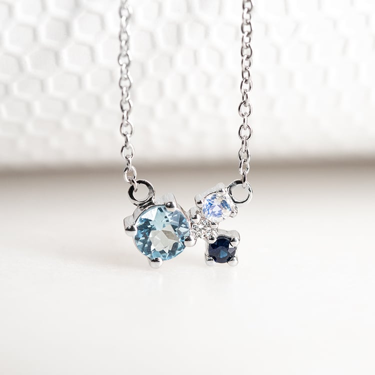 Stříbrný cluster náhrdelník s akvamarínem a drahokamy Millie 132082