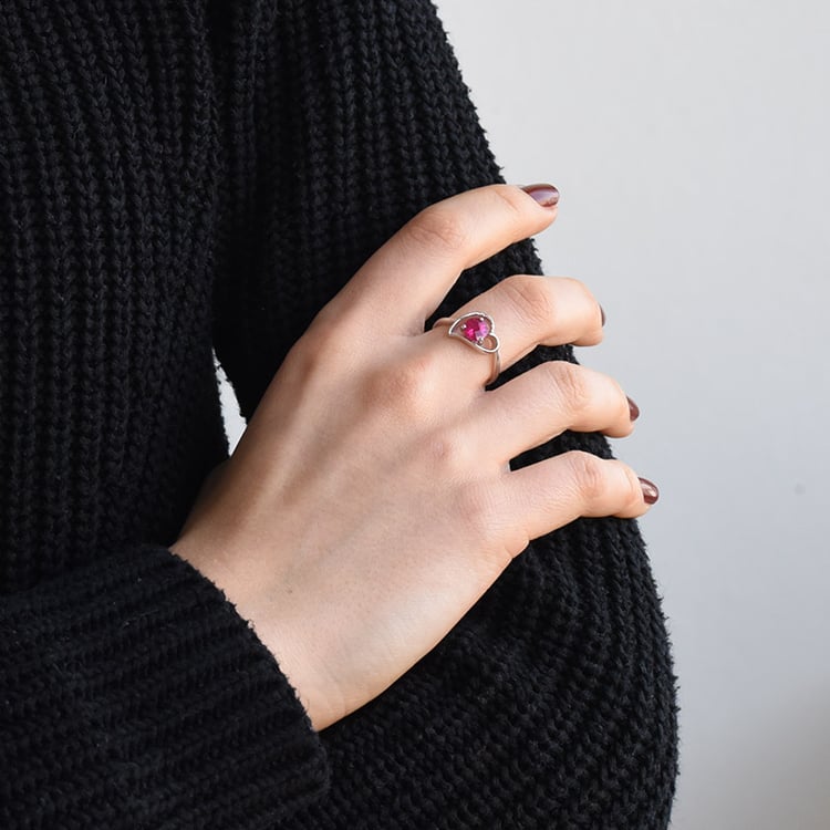 Stříbrný prsten s rubínem 78423