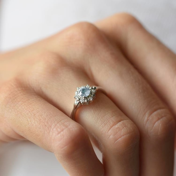 Zásnubní prsten s akvamarínem 106874