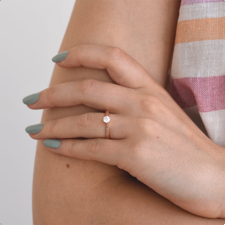 Zlatý diamantový prsten 65282