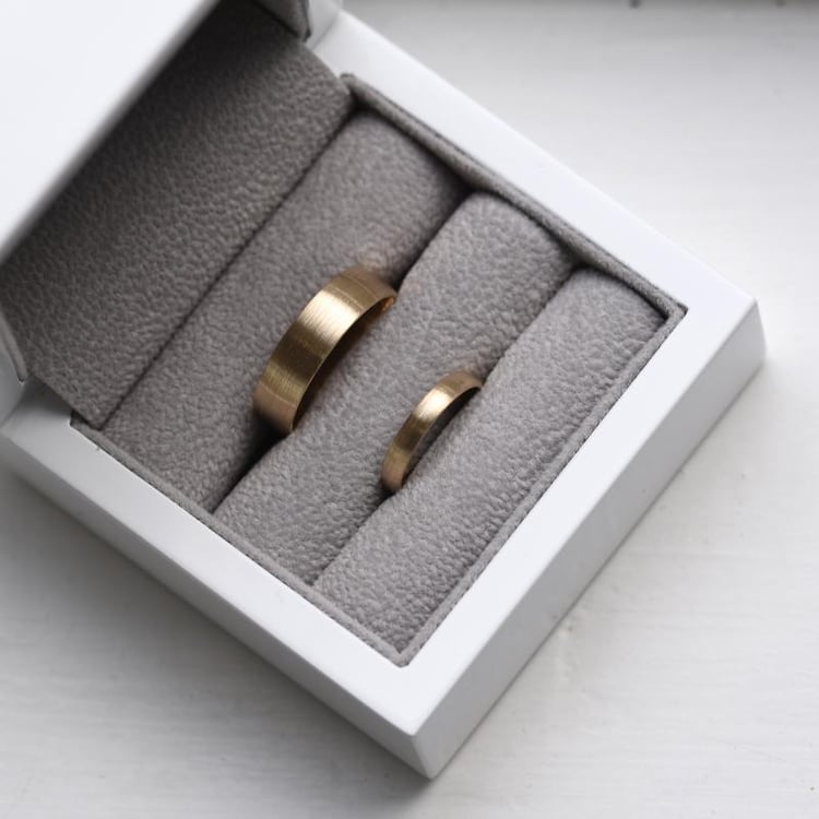 Komfortní snubní prsteny s matným povrchem 61607