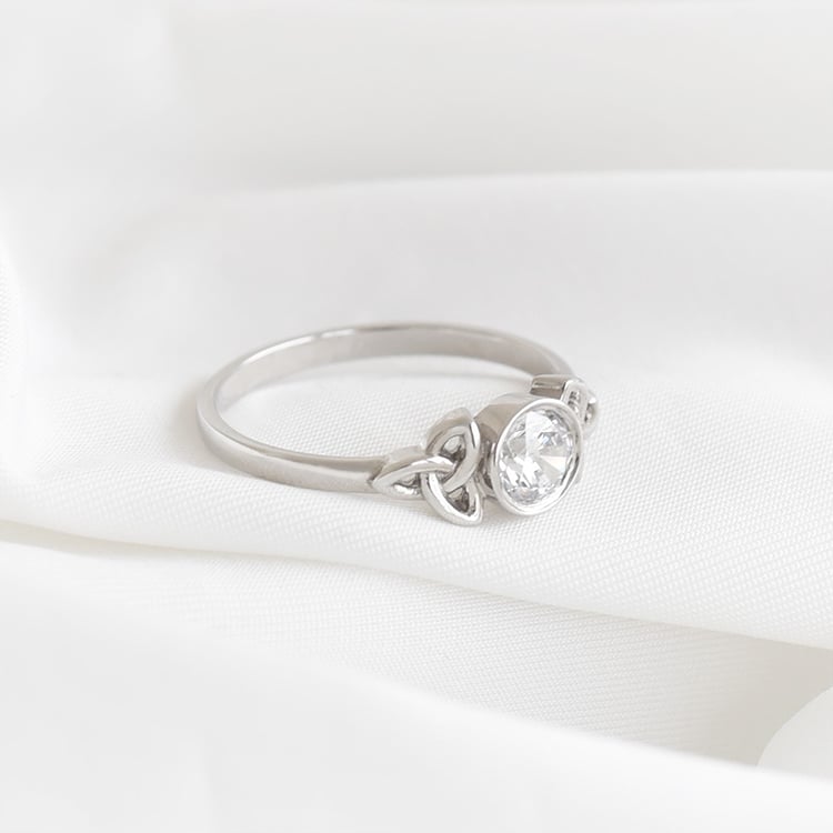 Propletený zlatý prsten s diamantem Lorey 97669