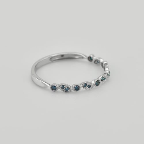 Modré diamanty ve zlatém eternity prstenu Sango
