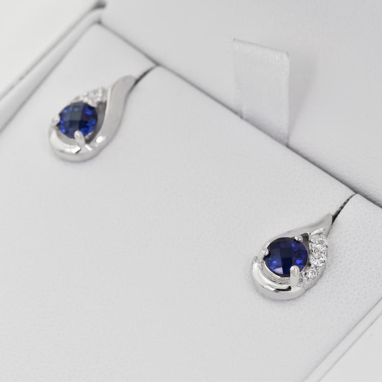 Stříbrné náušnice 10772