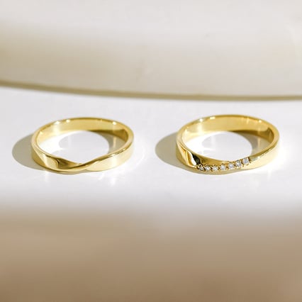 Zlaté propletené snubní prsteny s lab-grown diamanty Lasha