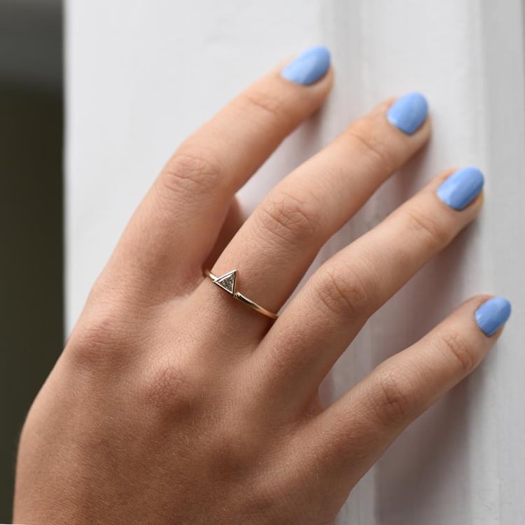 Zlatý prsten s ČGL certifikovaným trillion diamantem 49112