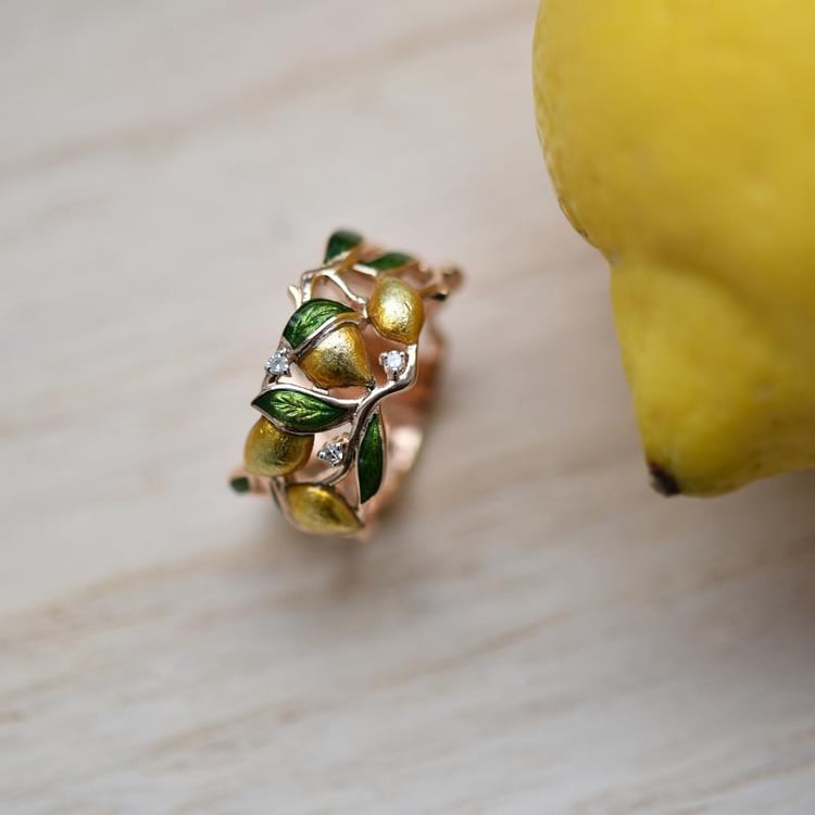 Zlatý diamantový prsten s enamelem a citrony 43352